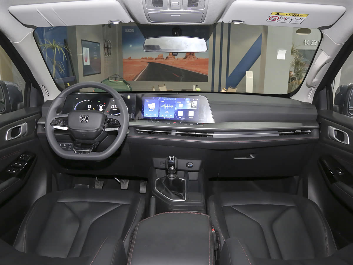 览拓者 interior 1