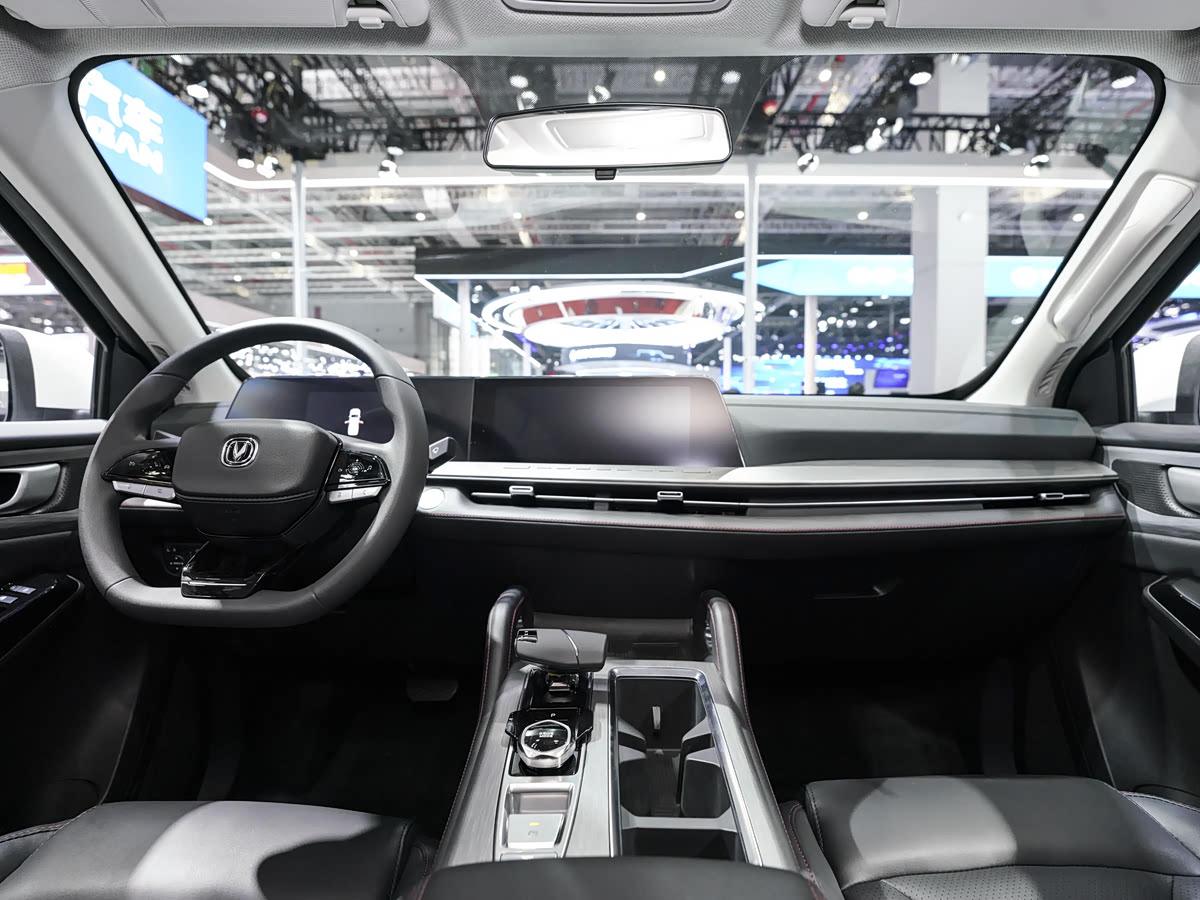 览拓者新能源 interior 1