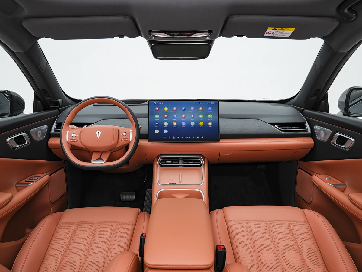 S05 interior 1